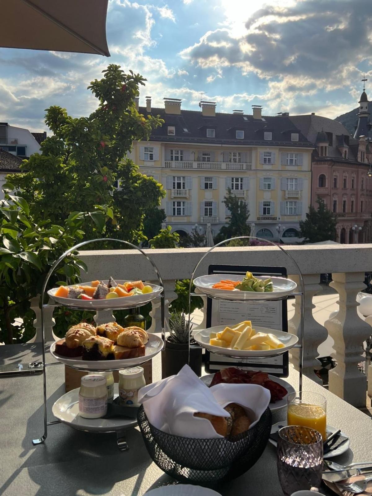 Meta Suites Historic City Living Болзано Екстериор снимка