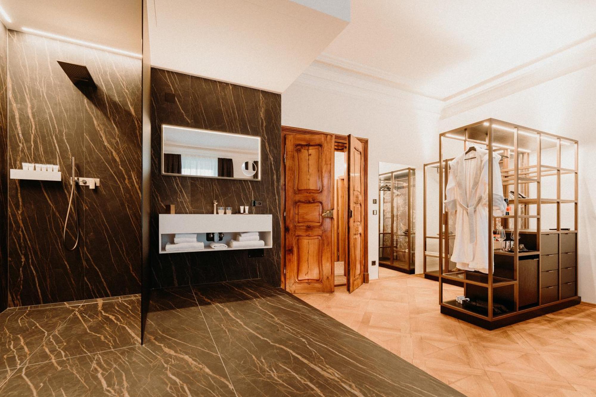Meta Suites Historic City Living Болзано Екстериор снимка