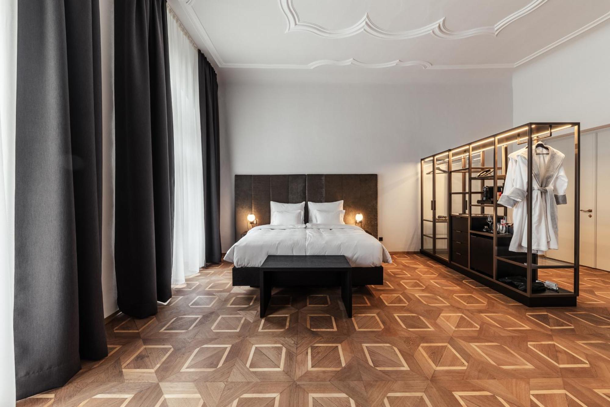 Meta Suites Historic City Living Болзано Екстериор снимка