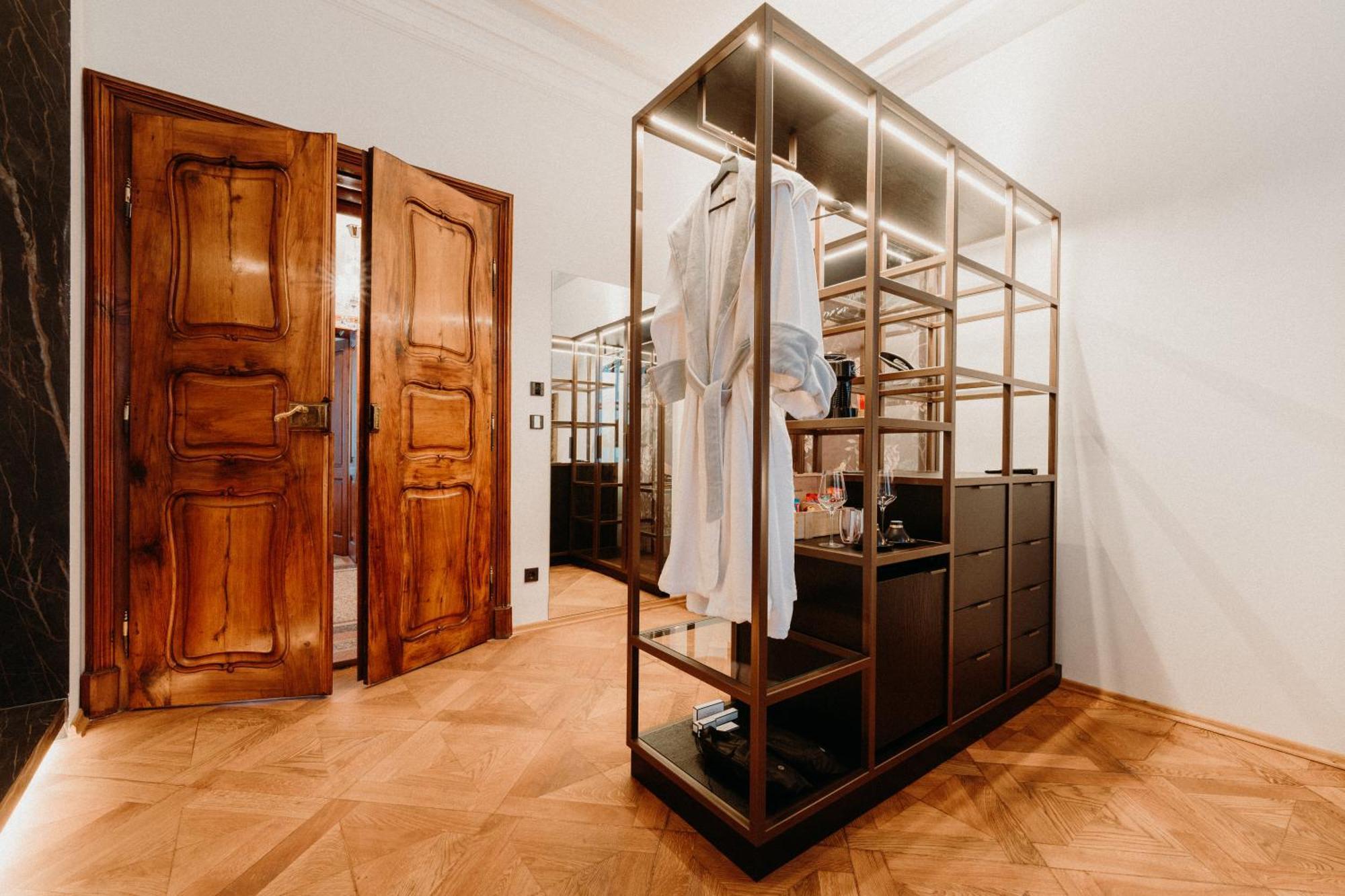Meta Suites Historic City Living Болзано Екстериор снимка
