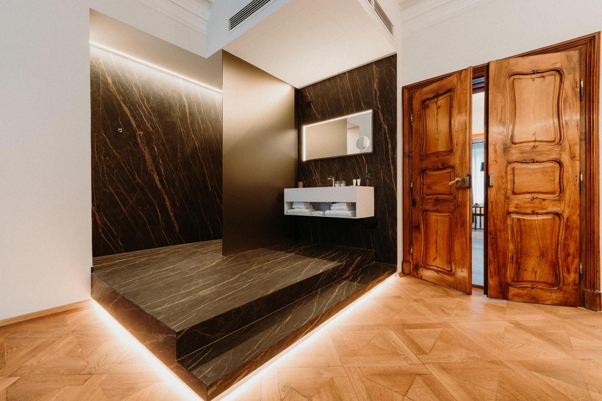 Meta Suites Historic City Living Болзано Екстериор снимка